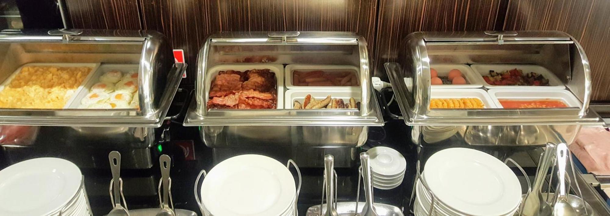 Hotel Atrium ปาร์ดูบิตเซ ภายนอก รูปภาพ